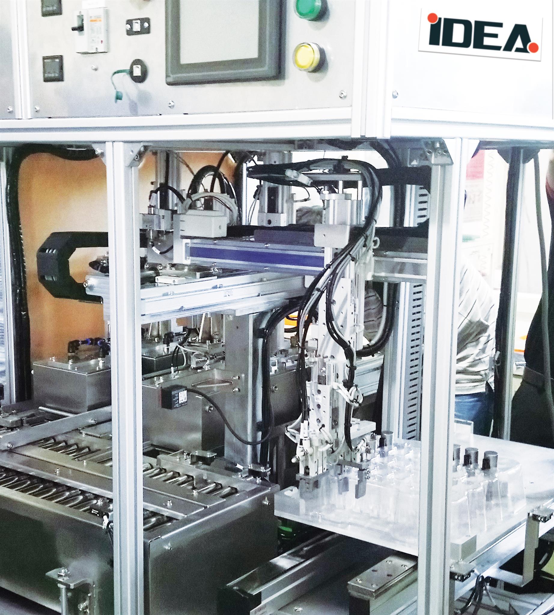 Máy lắp ráp sản phẩm tự động